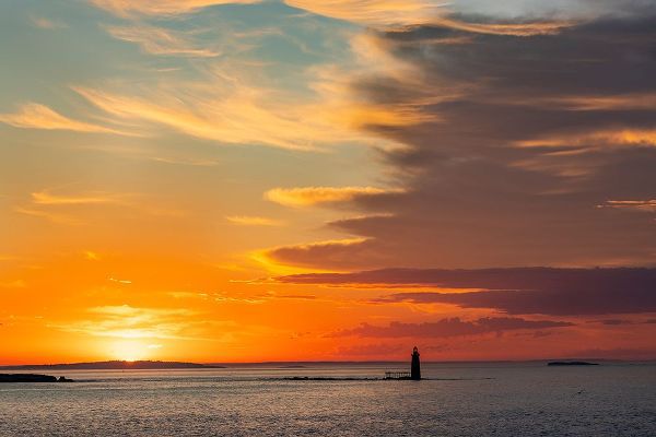 Haney, Chuck 아티스트의 Spectacular sunrise clouds over Ram Island Ledge Lighthouse in Portland-Maine-USA작품입니다.